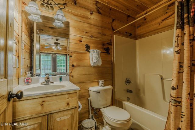 205 W Pinnacle Drive, Gatlinburg, TN 37738