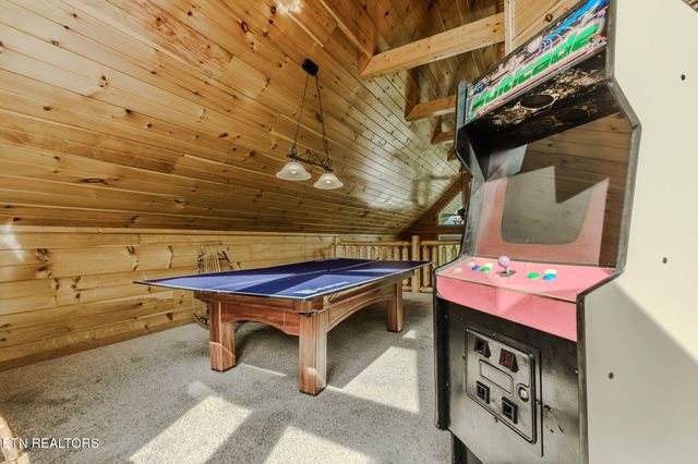 205 W Pinnacle Drive, Gatlinburg, TN 37738