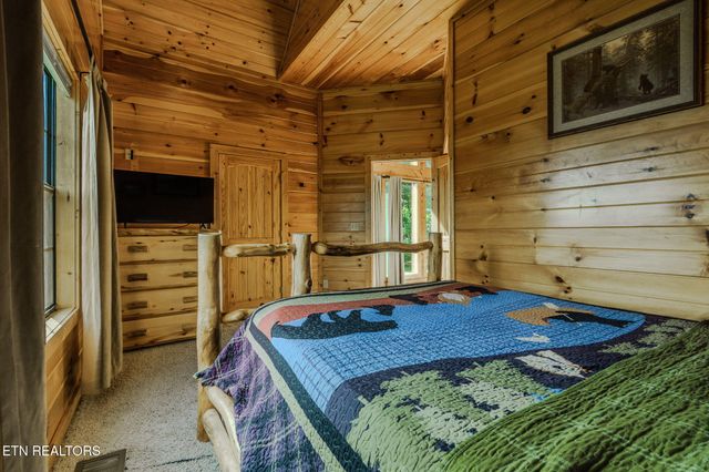 205 W Pinnacle Drive, Gatlinburg, TN 37738