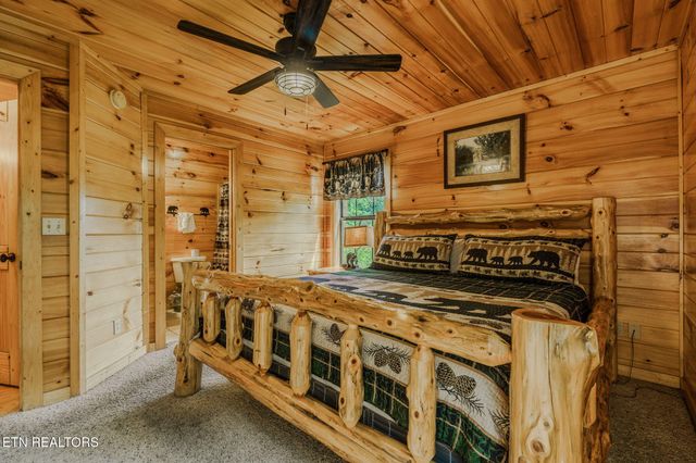 205 W Pinnacle Drive, Gatlinburg, TN 37738