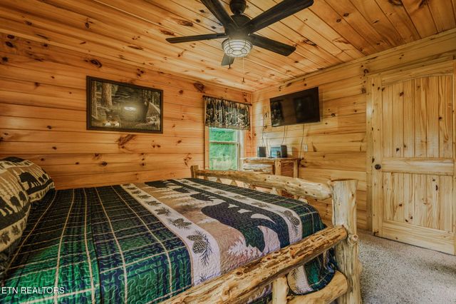 205 W Pinnacle Drive, Gatlinburg, TN 37738