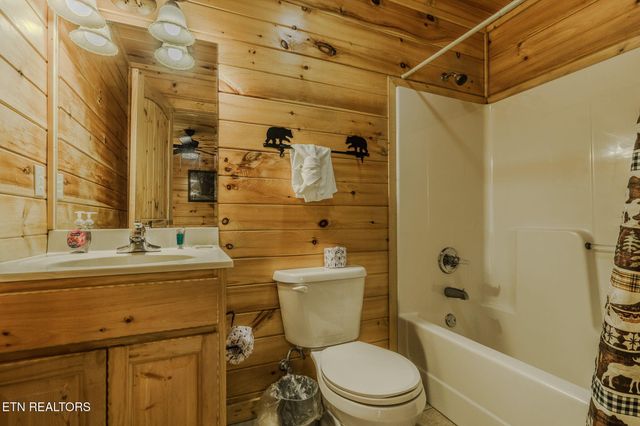 205 W Pinnacle Drive, Gatlinburg, TN 37738