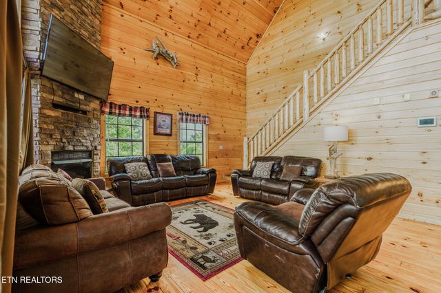205 W Pinnacle Drive, Gatlinburg, TN 37738