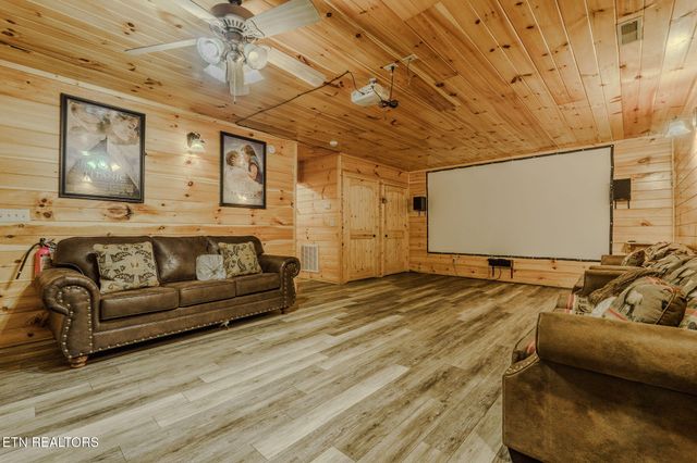 205 W Pinnacle Drive, Gatlinburg, TN 37738