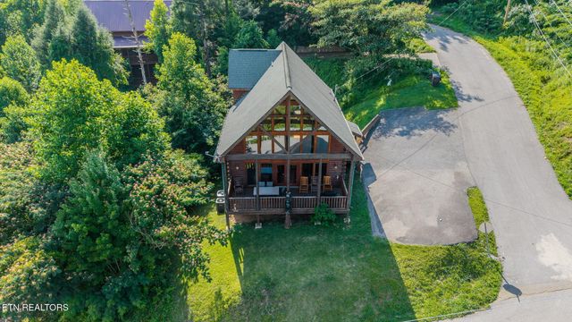 205 W Pinnacle Drive, Gatlinburg, TN 37738