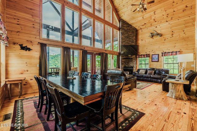 205 W Pinnacle Drive, Gatlinburg, TN 37738