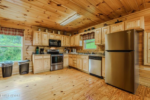 205 W Pinnacle Drive, Gatlinburg, TN 37738