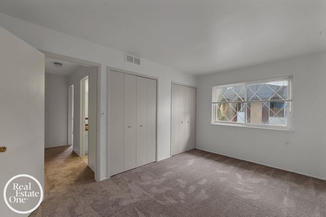 29225 Hayes Road, Warren, MI 48088