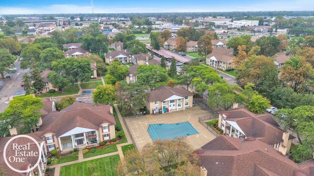 29225 Hayes Road, Warren, MI 48088