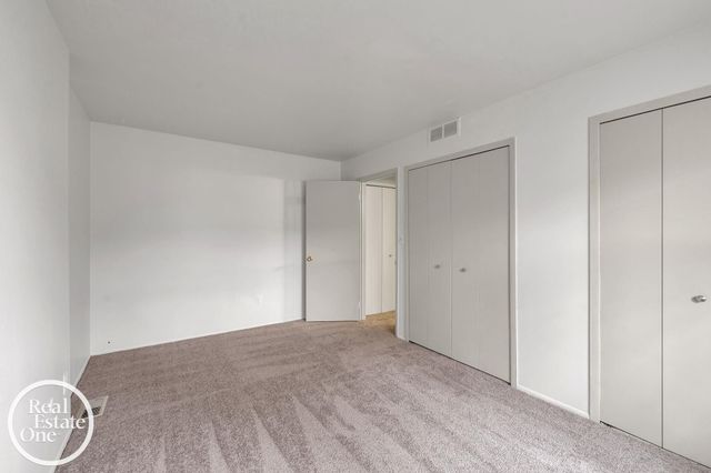 29225 Hayes Road, Warren, MI 48088