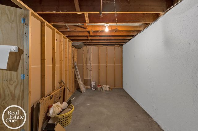 29225 Hayes Road, Warren, MI 48088