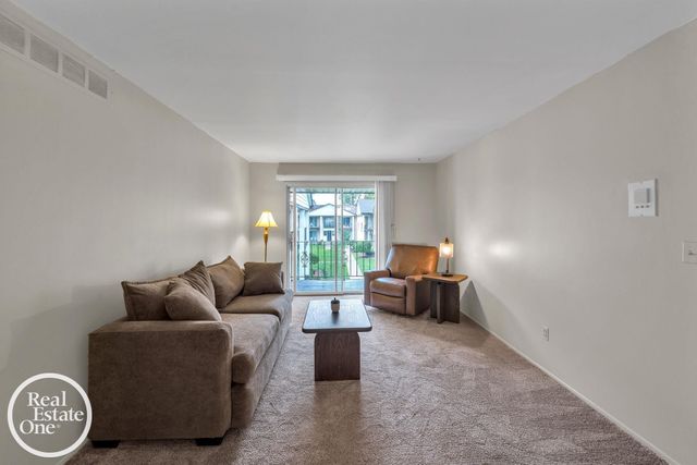 29225 Hayes Road, Warren, MI 48088