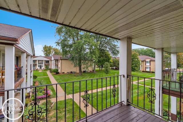 29225 Hayes Road, Warren, MI 48088