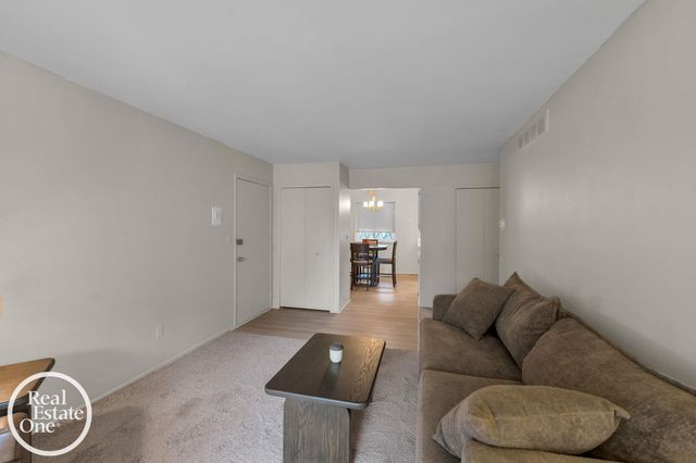 29225 Hayes Road, Warren, MI 48088