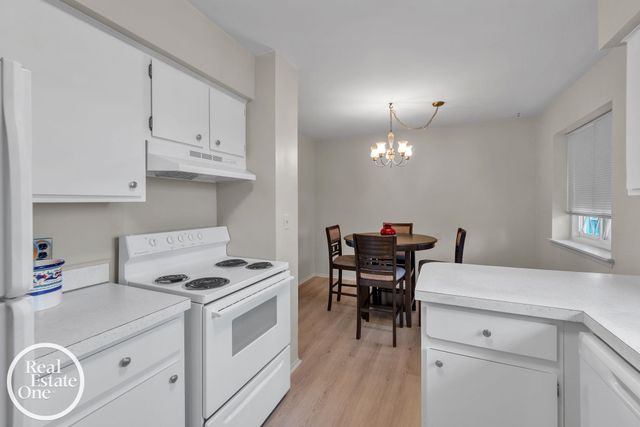 29225 Hayes Road, Warren, MI 48088