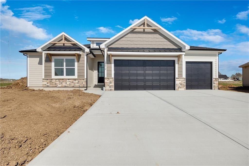 2345 NE Colonnade Avenue, Blue Springs, MO 64029