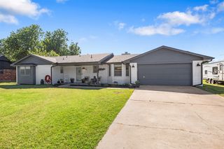 16 Clark Circle, Shawnee, OK 74804