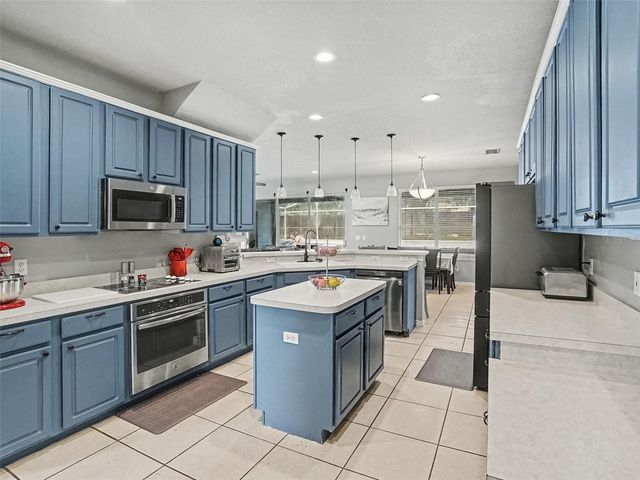 2102 GREEN ASH COURT, Winter Garden, FL 34787