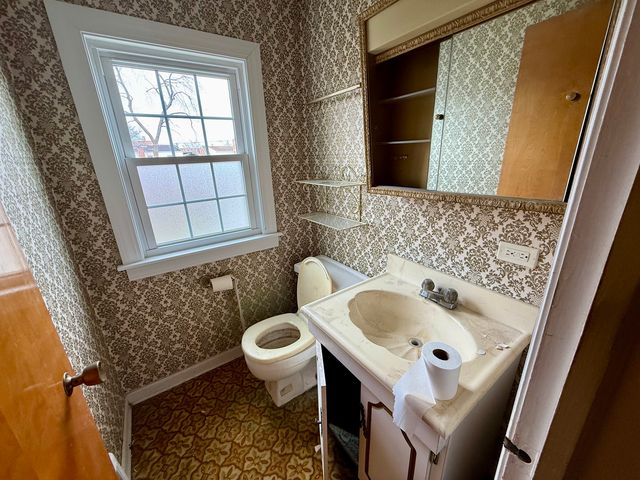 7456 W Seminole Street, Chicago, IL 60631