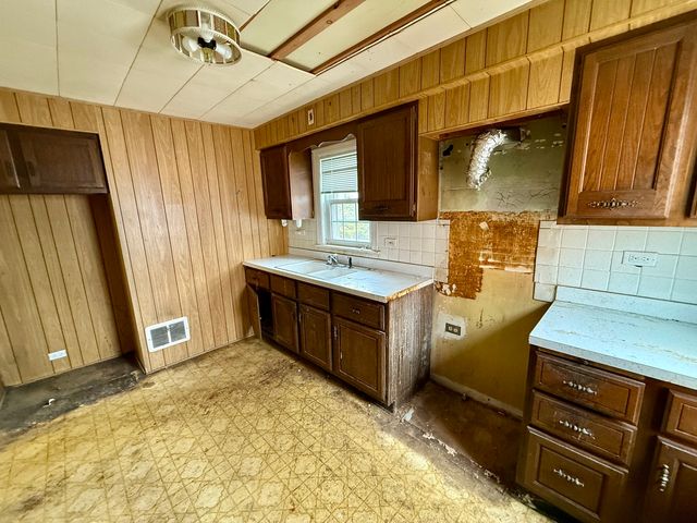 7456 W Seminole Street, Chicago, IL 60631