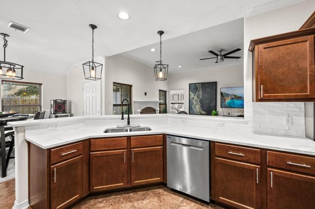 6318 Ezzard Charles Lane, Houston, TX 77091