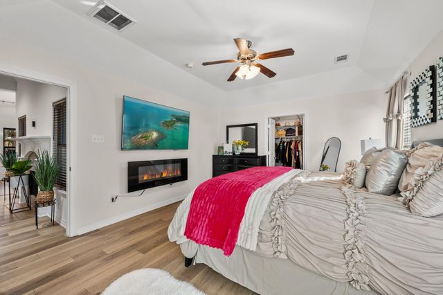 6318 Ezzard Charles Lane, Houston, TX 77091