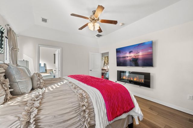 6318 Ezzard Charles Lane, Houston, TX 77091