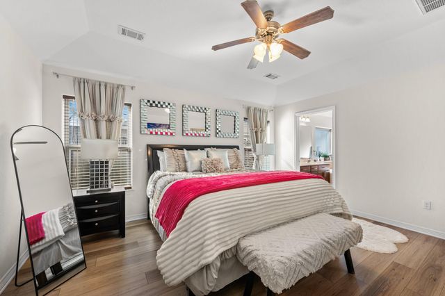 6318 Ezzard Charles Lane, Houston, TX 77091