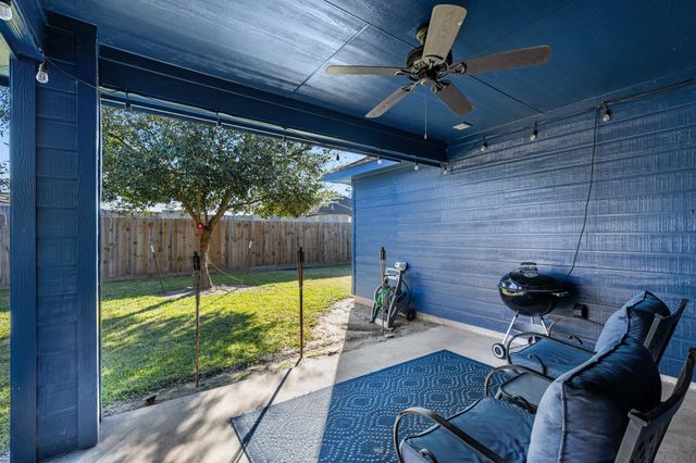 6318 Ezzard Charles Lane, Houston, TX 77091