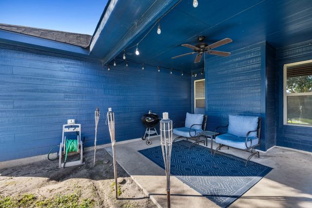 6318 Ezzard Charles Lane, Houston, TX 77091