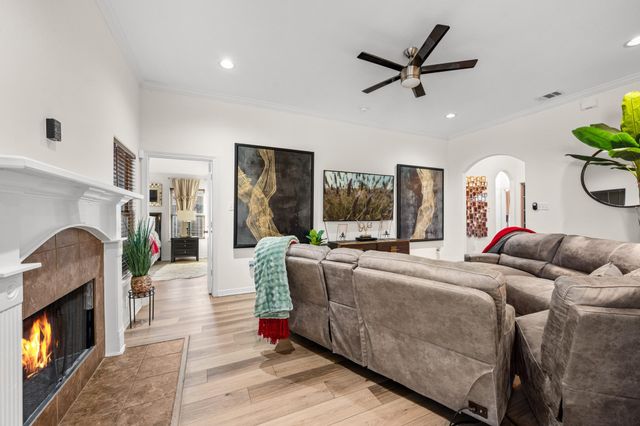 6318 Ezzard Charles Lane, Houston, TX 77091