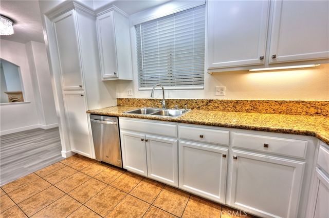858 Calaveras, Corona, CA 92878