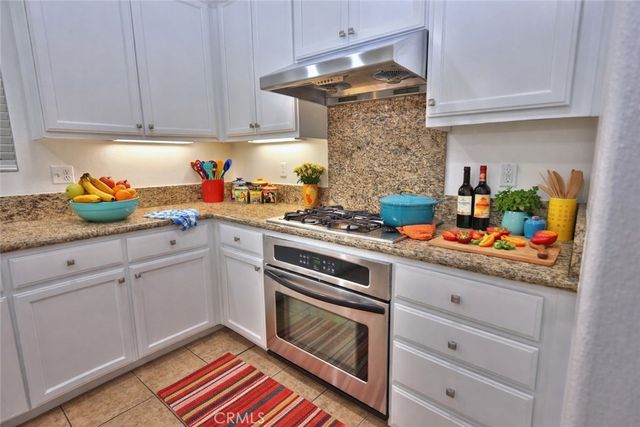 858 Calaveras, Corona, CA 92878