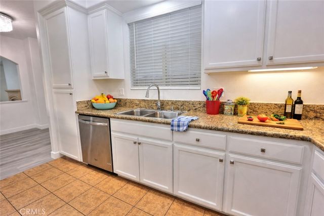 858 Calaveras, Corona, CA 92878
