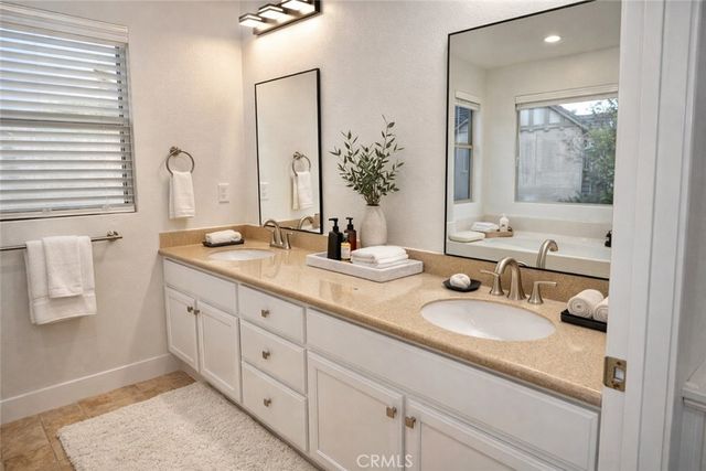 858 Calaveras, Corona, CA 92878