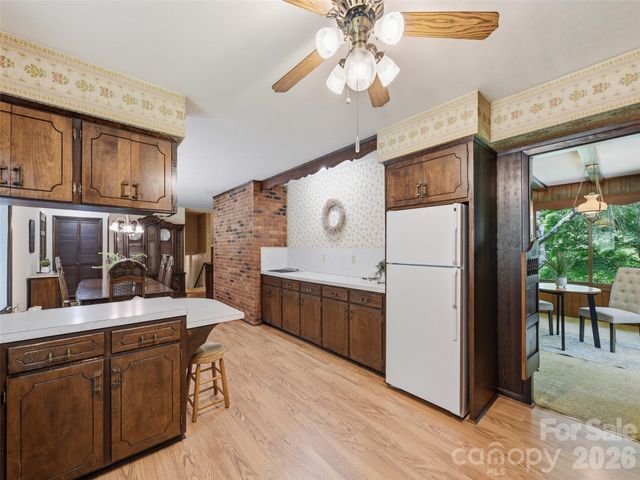 252 Big Stomp Road, Waynesville, NC 28786