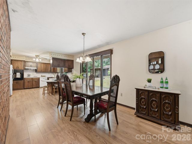 252 Big Stomp Road, Waynesville, NC 28786