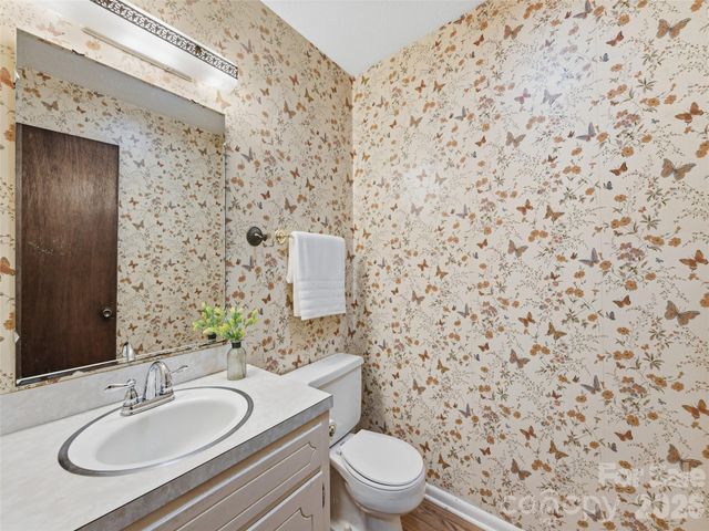 252 Big Stomp Road, Waynesville, NC 28786