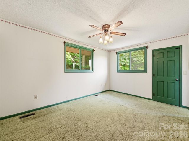 252 Big Stomp Road, Waynesville, NC 28786