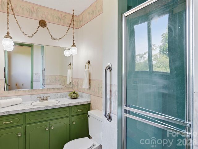 252 Big Stomp Road, Waynesville, NC 28786