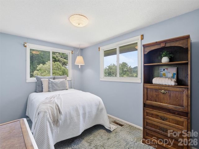 252 Big Stomp Road, Waynesville, NC 28786