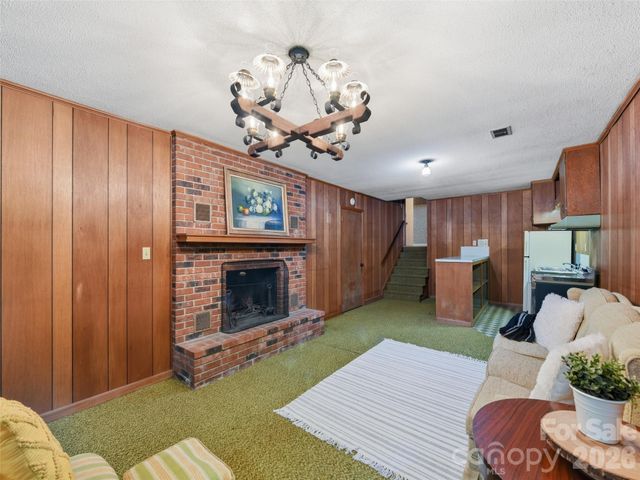 252 Big Stomp Road, Waynesville, NC 28786
