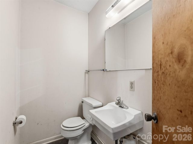 252 Big Stomp Road, Waynesville, NC 28786