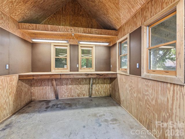 252 Big Stomp Road, Waynesville, NC 28786