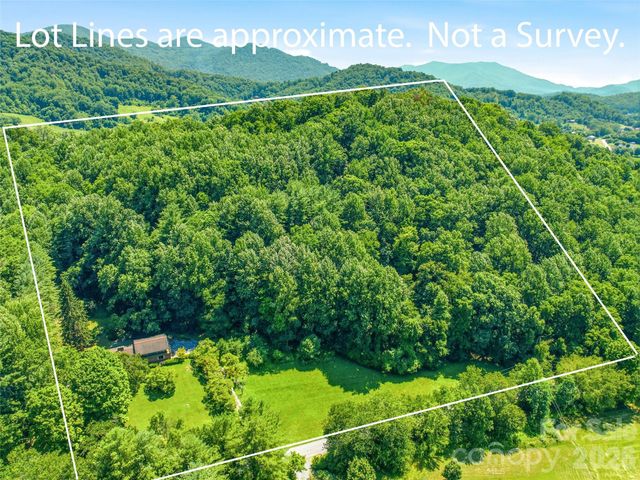 252 Big Stomp Road, Waynesville, NC 28786