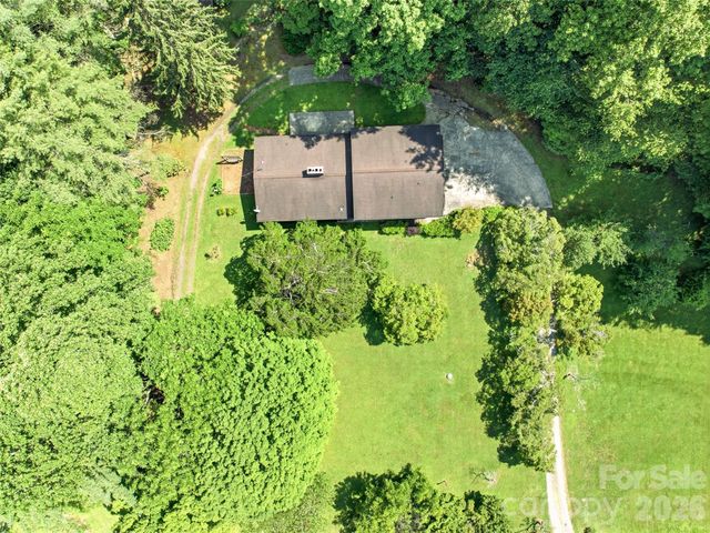 252 Big Stomp Road, Waynesville, NC 28786