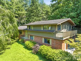 252 Big Stomp Road, Waynesville, NC 28786