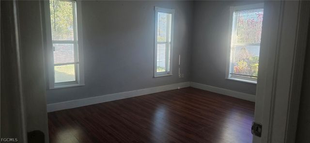 901 SW 11TH PL, Cape Coral, FL 33991