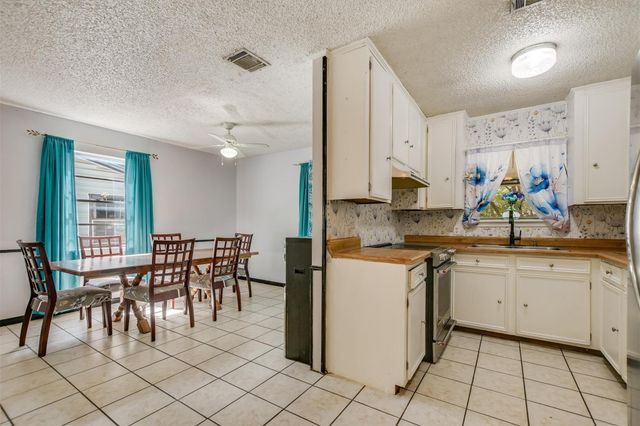 304 Lea LN, Wimberley, TX 78676