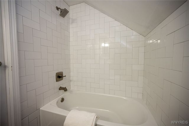 997 Ruie Road, North Tonawanda, NY 14120